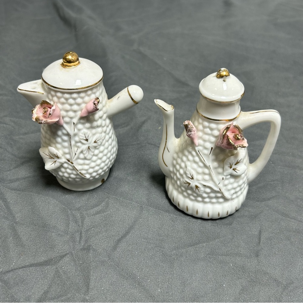 Vintage Hand Painted Gold Trim Pink Rose Tea Pot Salt And Pepper Shakers Japan